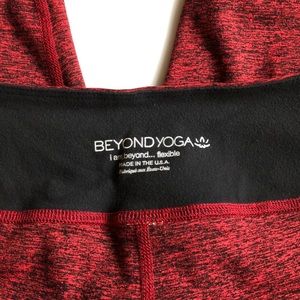 Beyond Yoga Capri Legging Space Dye black - red